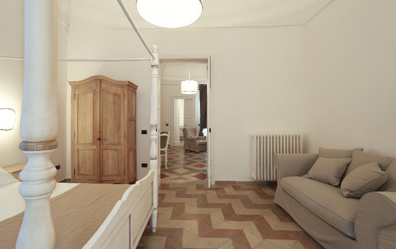 Santa Marta Suites & Apartments Lecce Bagian luar foto