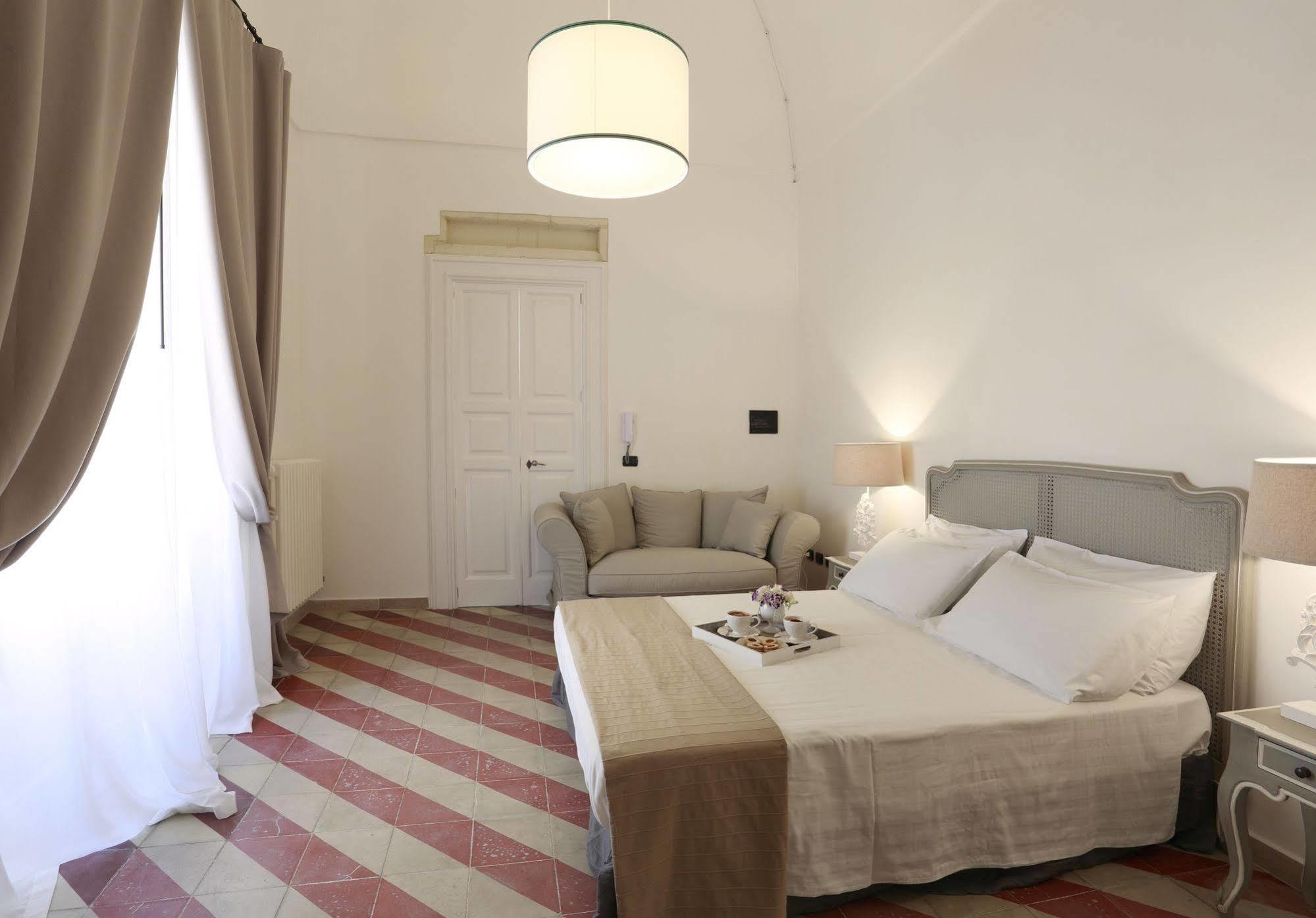 Santa Marta Suites & Apartments Lecce Bagian luar foto